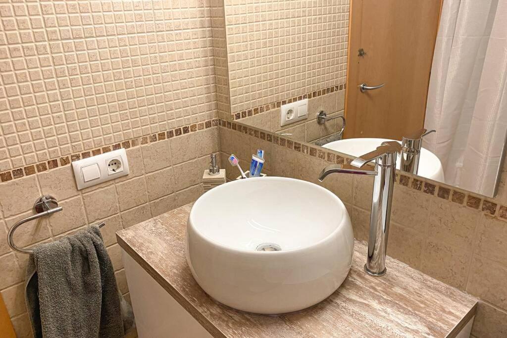 Blue Marina - Terraza, Piscina Y Wifi Gratis Leilighet Roses Eksteriør bilde